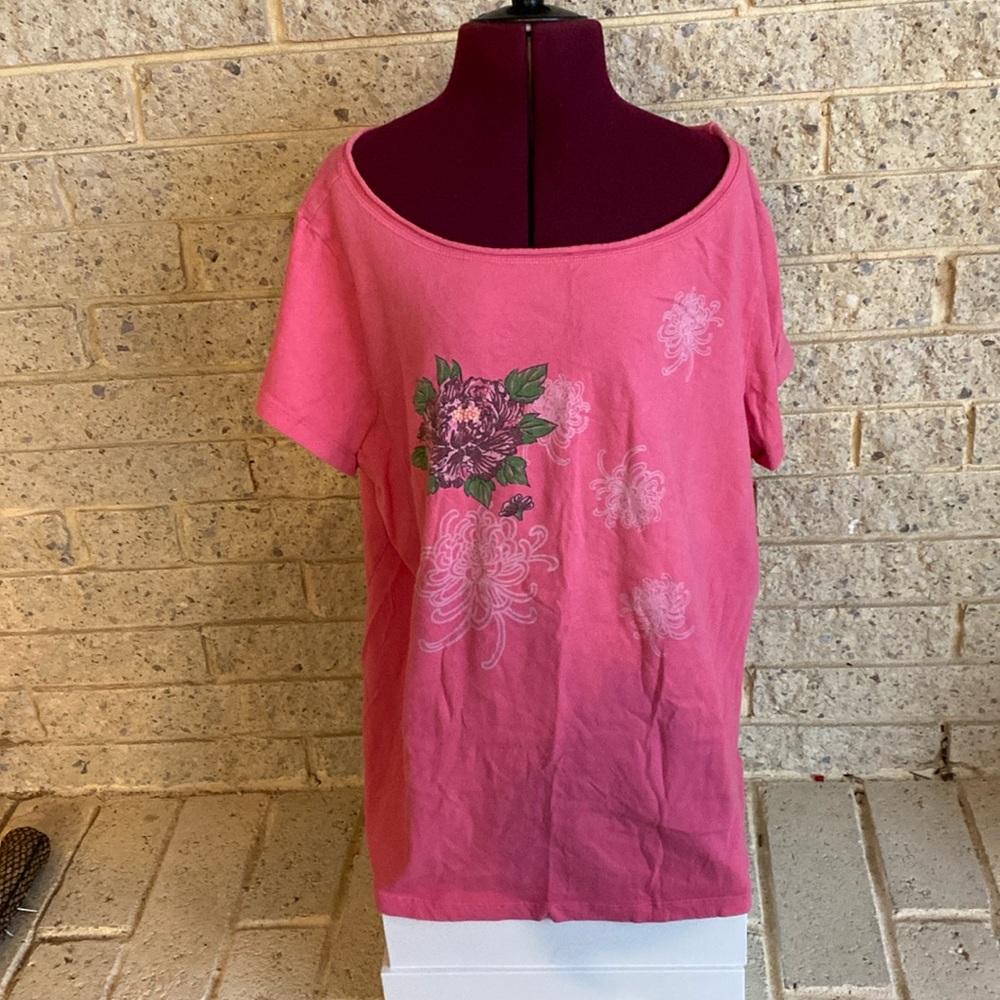 Swoop neck floral top